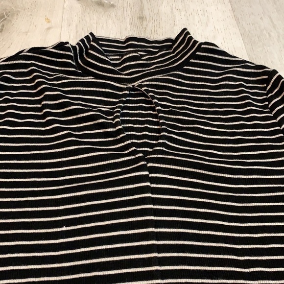 Philosophy Black White‎ Striped Front Key Hole - Picture 3 of 11